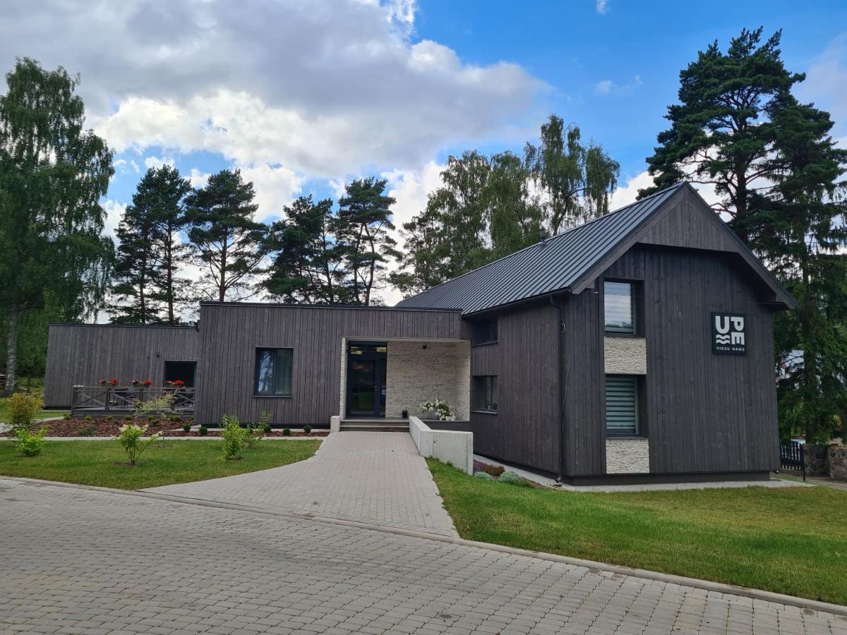 Hotel Viesu Nams Upe Roja Esterno foto